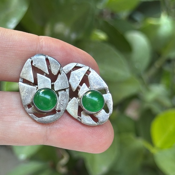 Vintage Silver and Jade Cufflinks - Picture 7 of 17